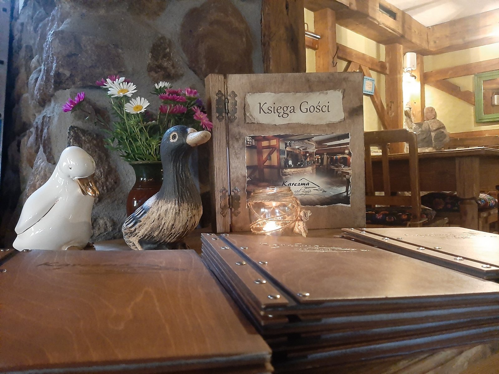 Drewniane okładki kart menu
